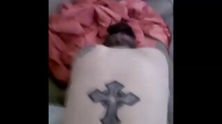 Fucks กับชายผิวดำหัว ...